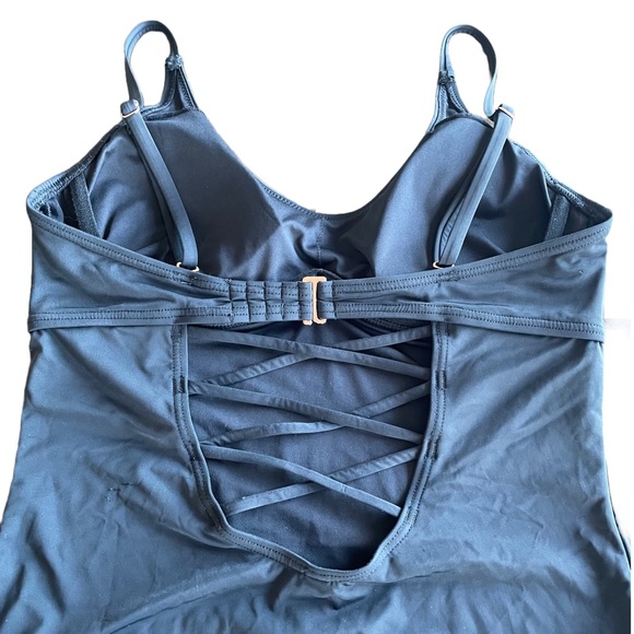 La Vie en Rose Black Underwire One Piece Bathing Suit - Picture 3 of 5